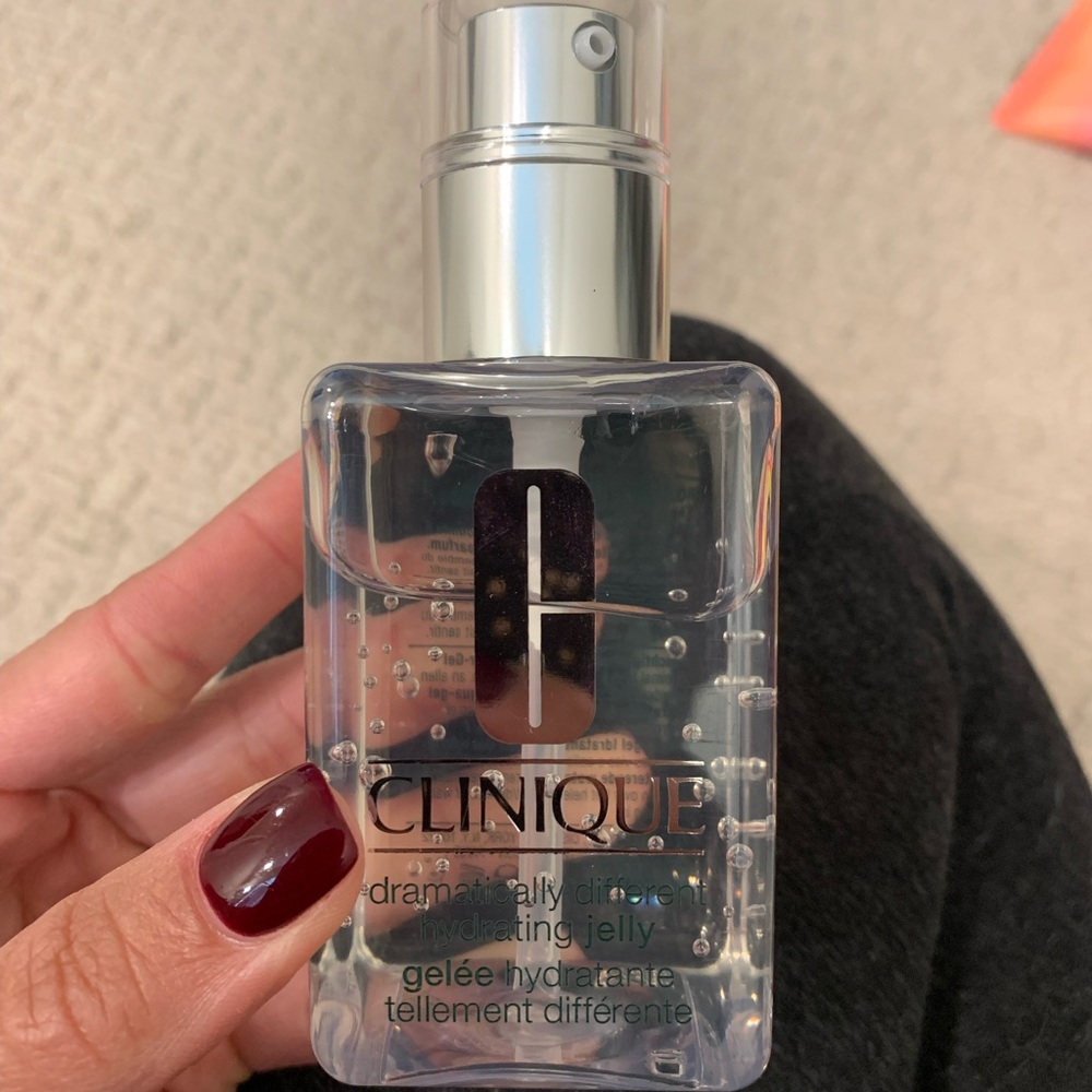 Clinique Dramatically Different Hydrating Jelly